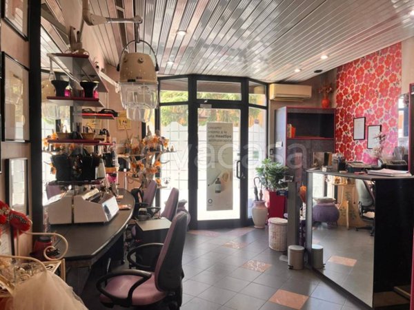 negozio in vendita a Bologna in zona San Donato