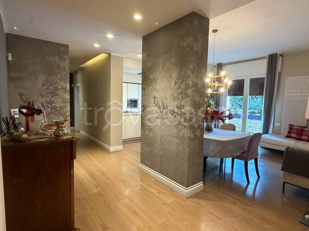 appartamento in vendita a Bologna in zona Santo Stefano