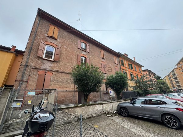 appartamento in vendita a Bologna in zona Andrea Costa