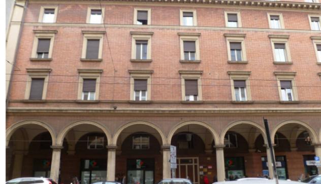 locale commerciale in vendita a Bologna in zona Centro Storico