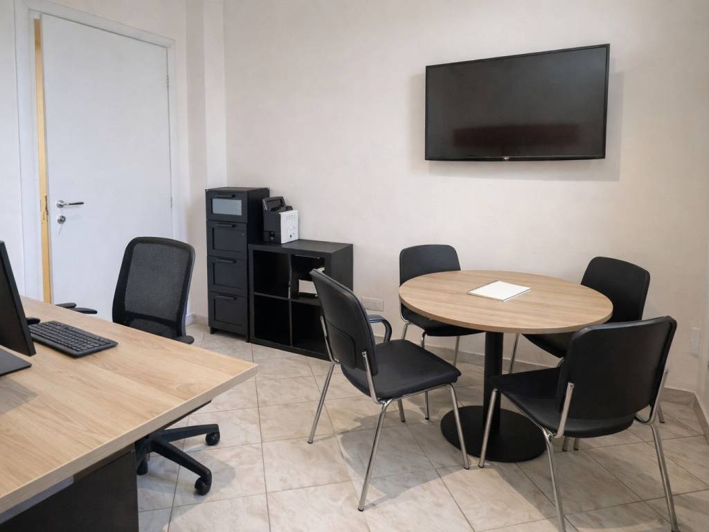 negozio in vendita a Bologna in zona Saragozza