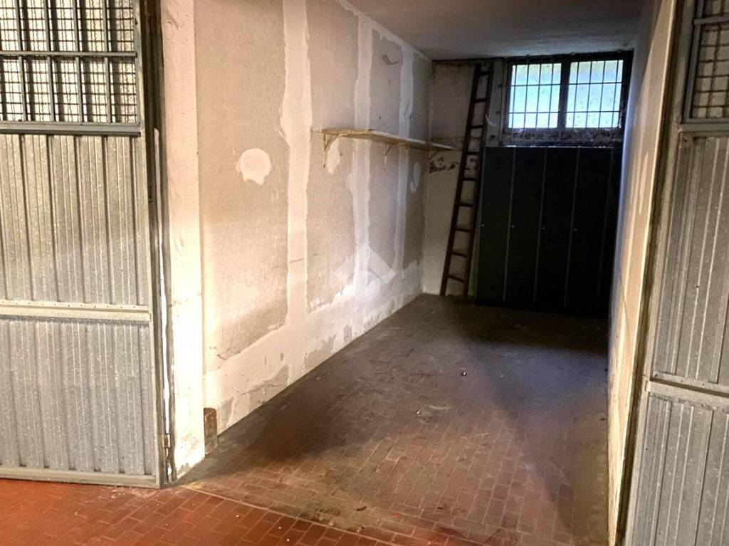 locale di sgombero in vendita a Bologna in zona Quartiere Navile