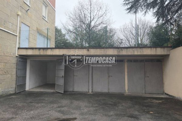 locale di sgombero in vendita a Bologna in zona Barca