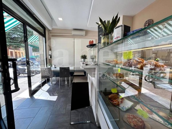 negozio in vendita a Bologna in zona Savena