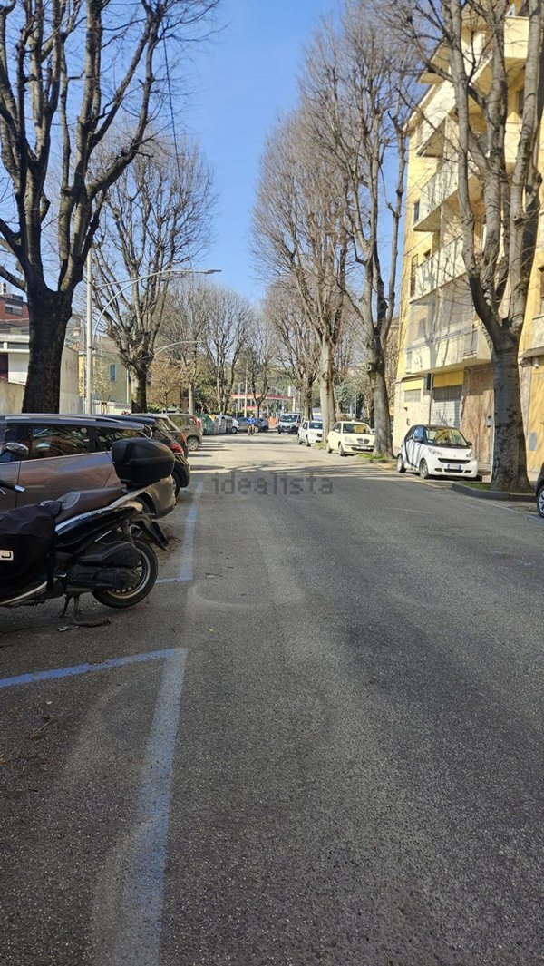 locale di sgombero in vendita a Bologna in zona San Donato