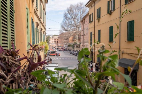 appartamento in vendita a Bologna in zona Saragozza