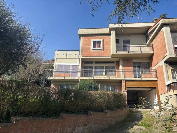 casa indipendente in vendita a Bologna in zona Colli