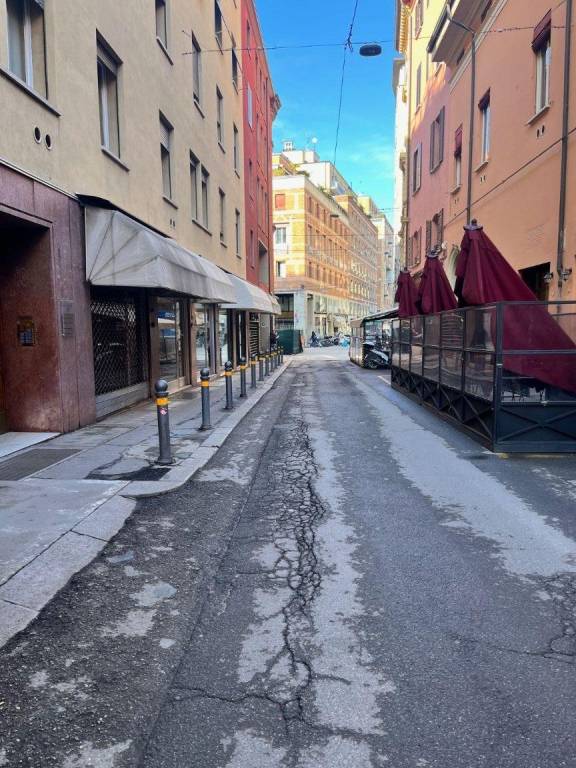 negozio in vendita a Bologna in zona Centro Storico