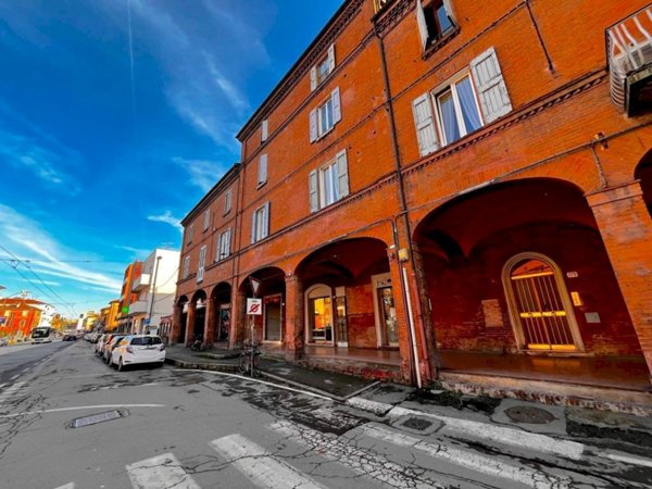negozio in vendita a Bologna in zona San Vitale