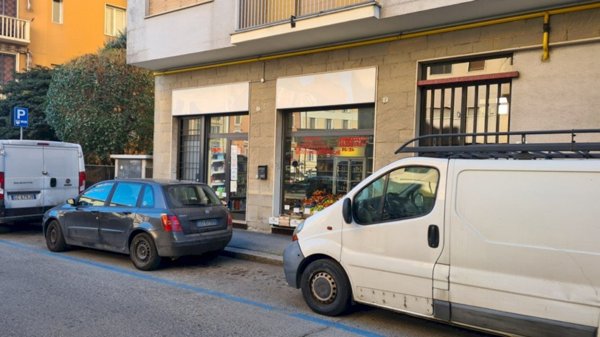 negozio in vendita a Bologna in zona Saragozza