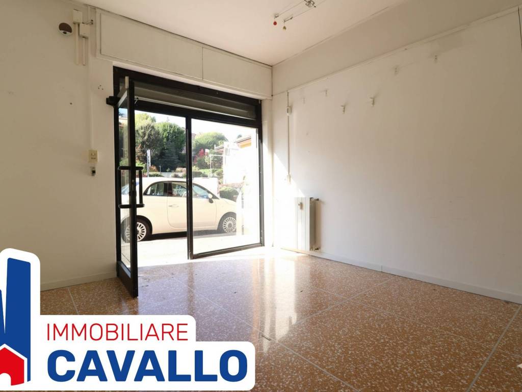 negozio in vendita a Bologna in zona Saragozza