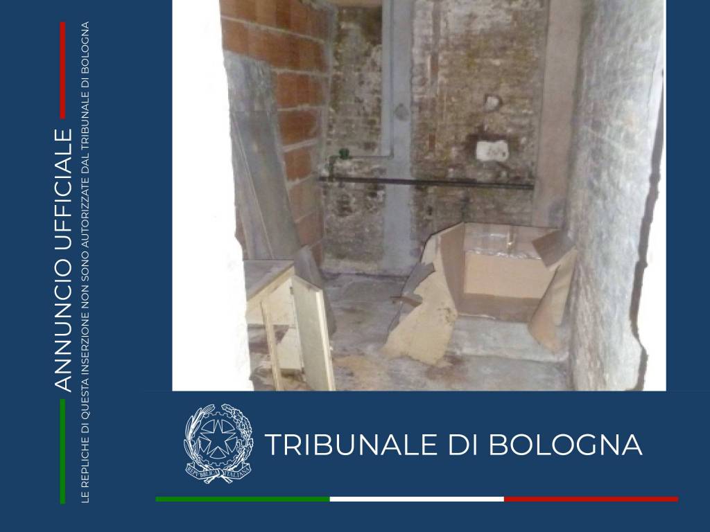 locale commerciale in vendita a Bologna in zona Quartiere Porto