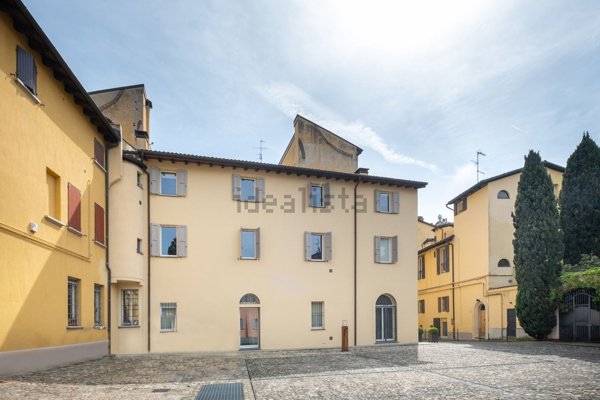 casa indipendente in vendita a Bologna in zona Santo Stefano