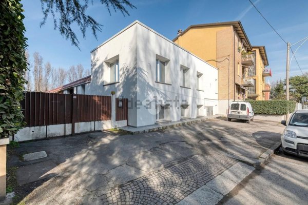 locale di sgombero in vendita a Bologna