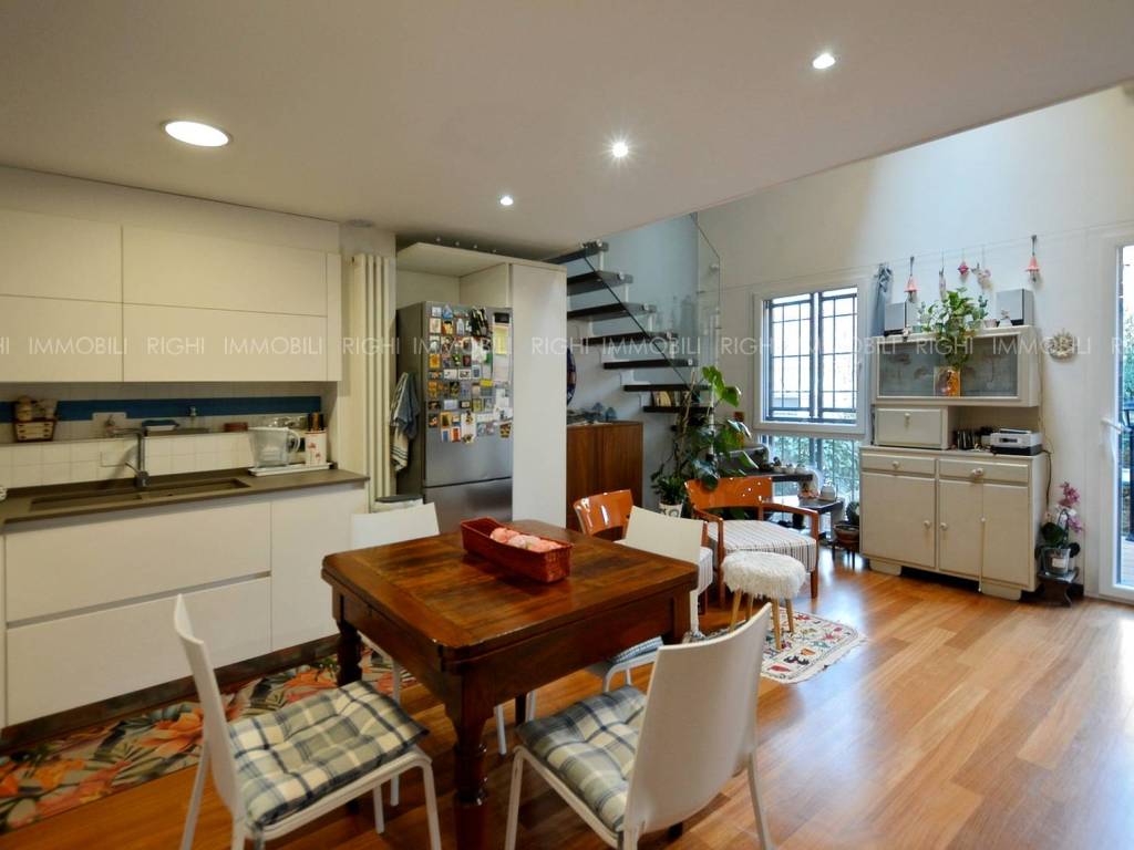 appartamento in vendita a Bologna in zona Santo Stefano