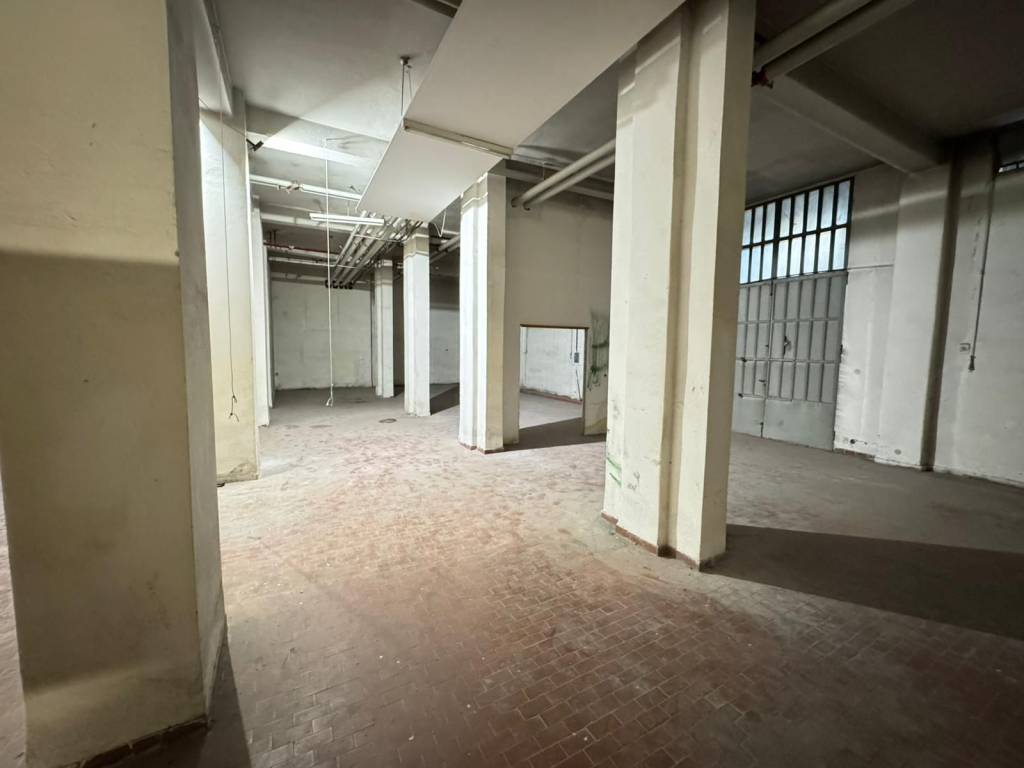 locale di sgombero in vendita a Bologna in zona Quartiere Porto