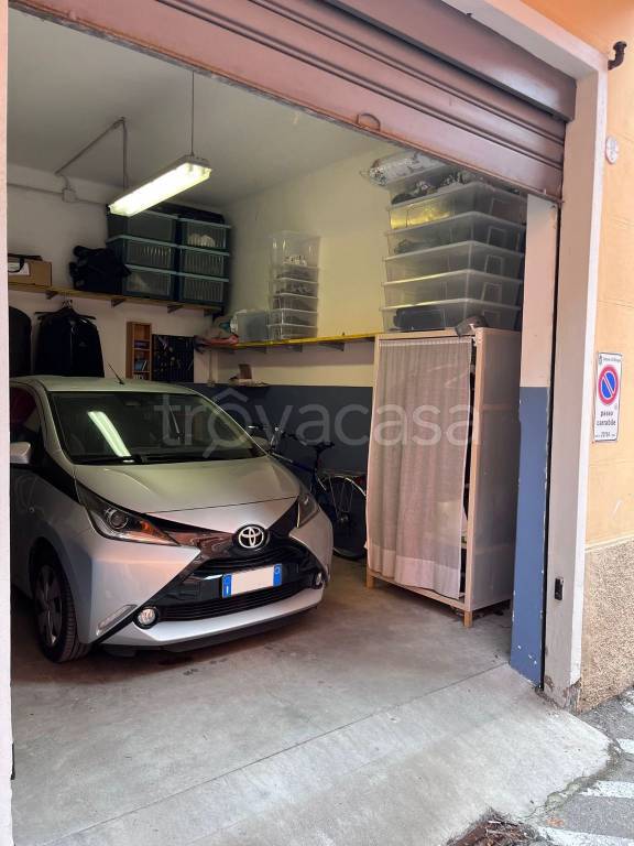 ufficio in vendita a Bologna in zona Quartiere Porto