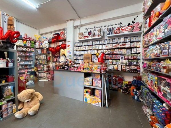 negozio in vendita a Bologna in zona Savena