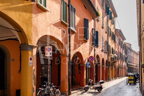 appartamento in vendita a Bologna in zona Santo Stefano
