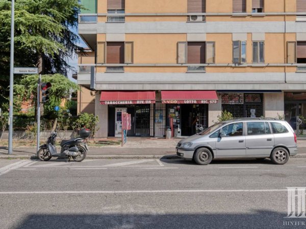 negozio in vendita a Bologna in zona Bolognina