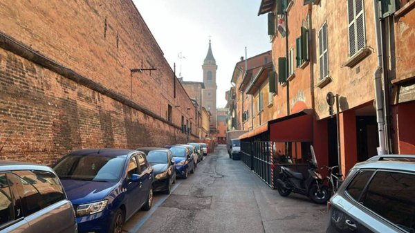 appartamento in vendita a Bologna in zona Saragozza