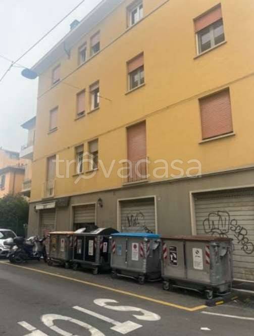 negozio in vendita a Bologna in zona Bolognina