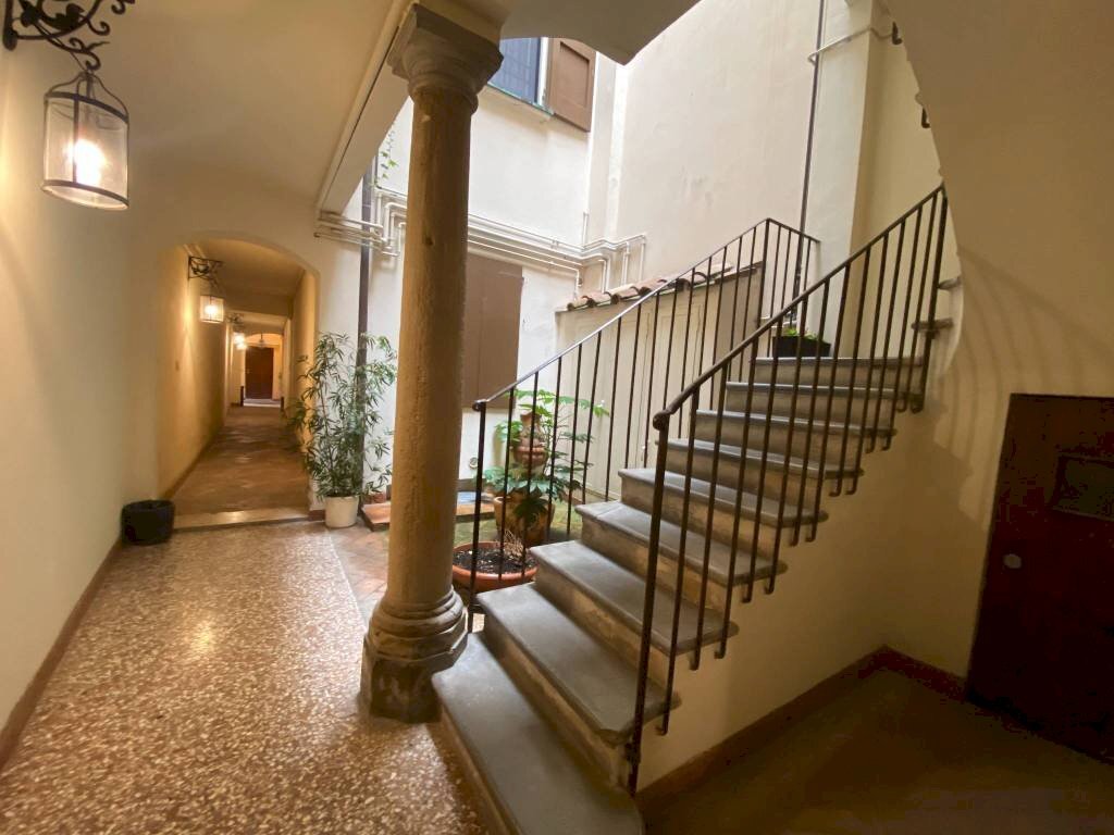 appartamento in vendita a Bologna in zona Santo Stefano