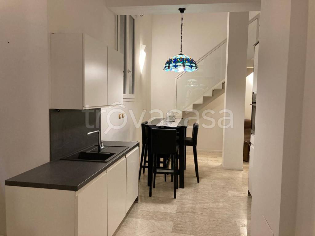 appartamento in vendita a Bologna in zona Santo Stefano