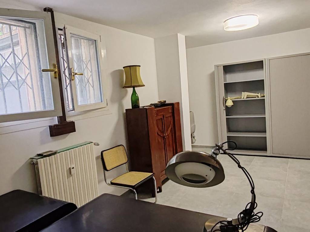 ufficio in vendita a Bologna in zona Savena