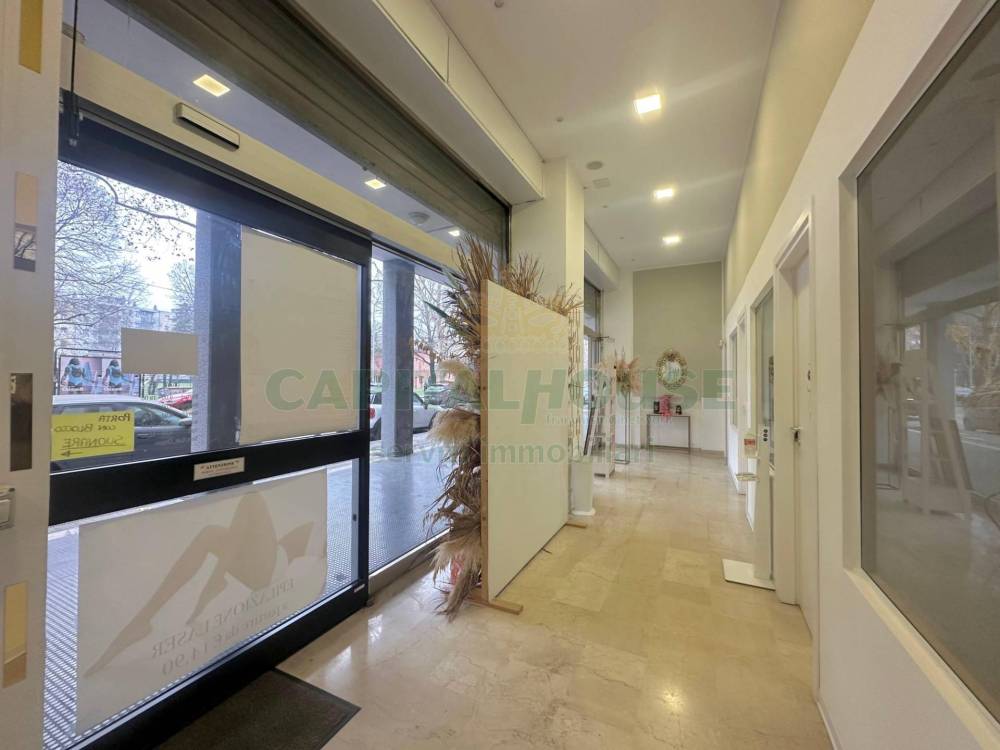 negozio in vendita a Bologna in zona Pilastro