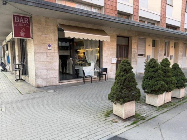 negozio in vendita a Bologna in zona San Donato