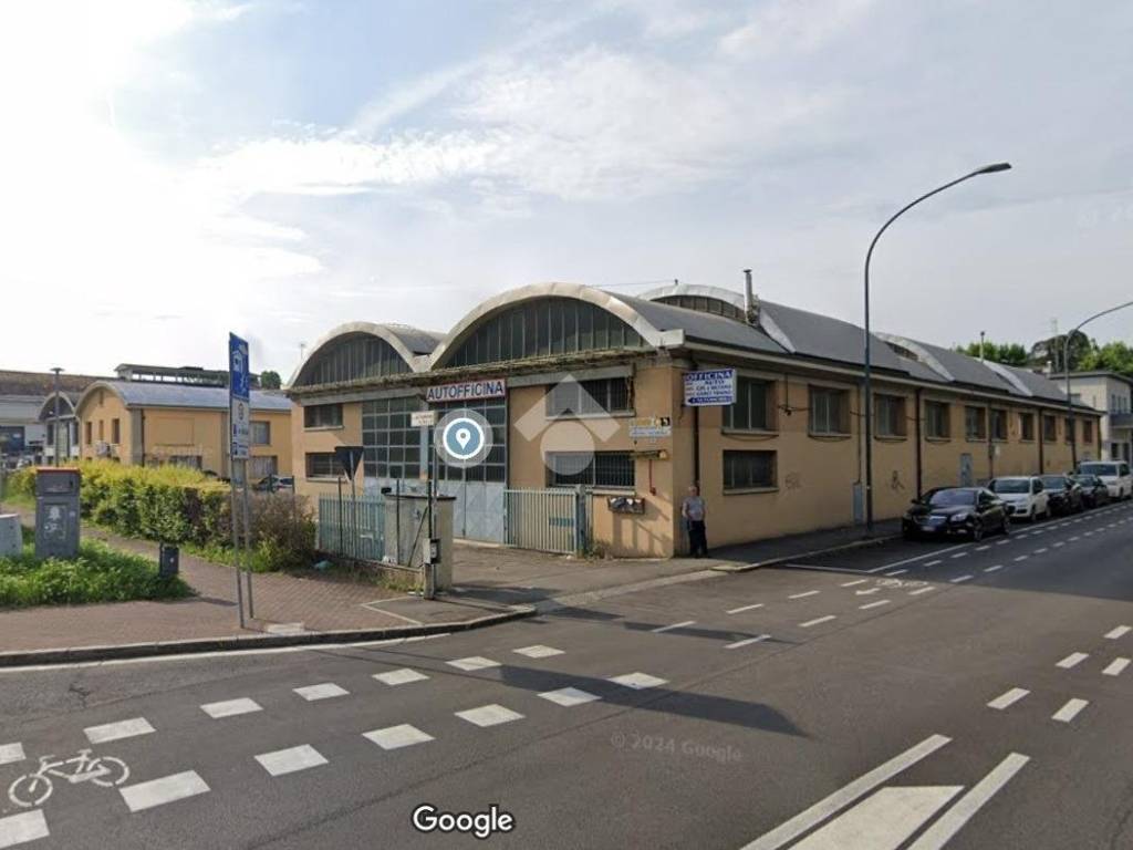 locale commerciale in vendita a Bologna in zona Aeroporto