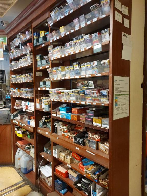 negozio in vendita a Bologna in zona Centro Storico