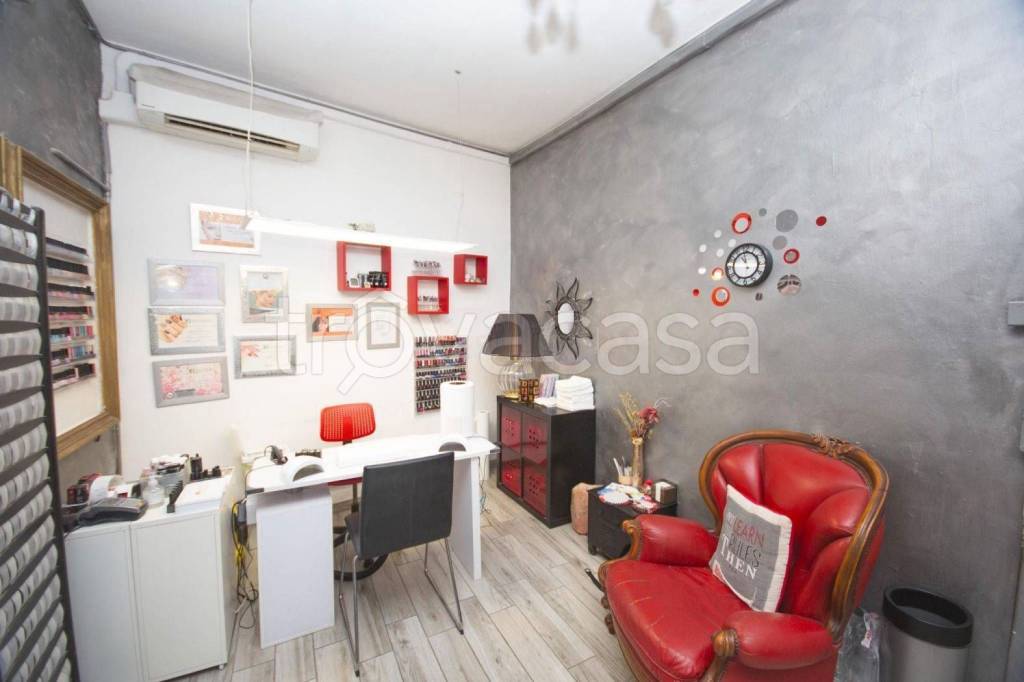 negozio in vendita a Bologna in zona San Vitale