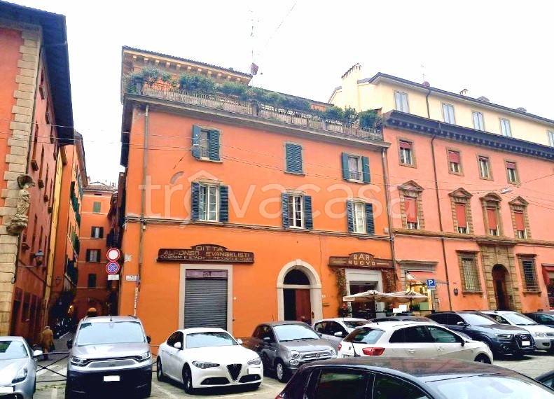 appartamento in vendita a Bologna in zona Centro Storico