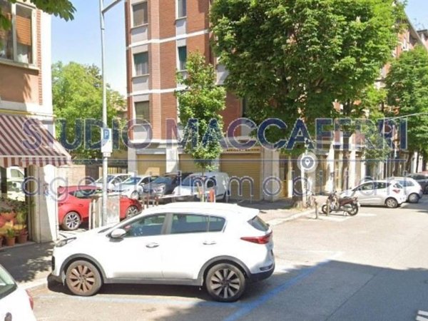 negozio in vendita a Bologna in zona Saffi