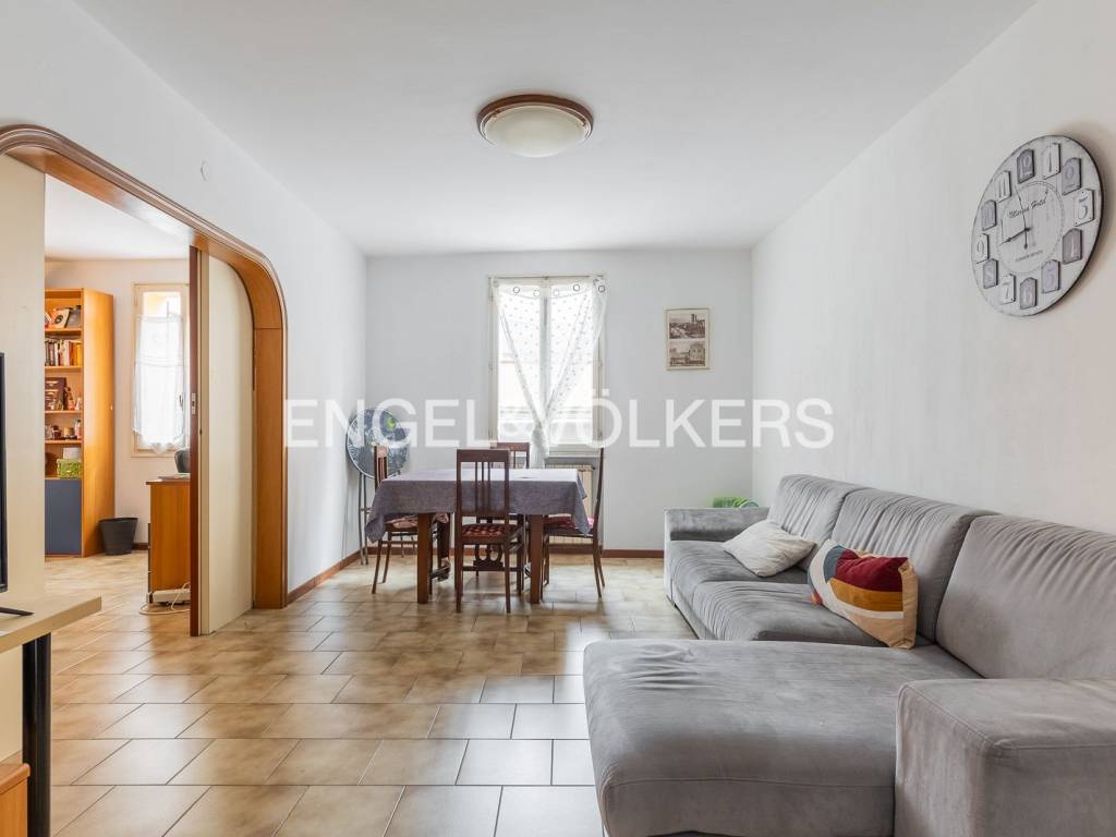 appartamento in vendita a Bologna in zona Saragozza