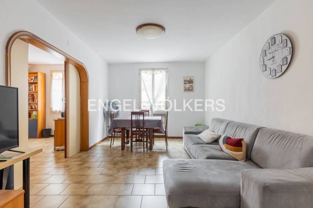 appartamento in vendita a Bologna in zona Saragozza