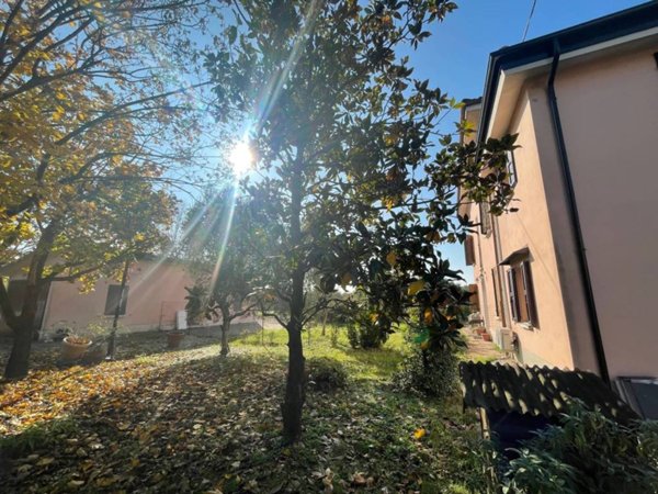 casa indipendente in vendita a Bologna in zona Quartiere Navile