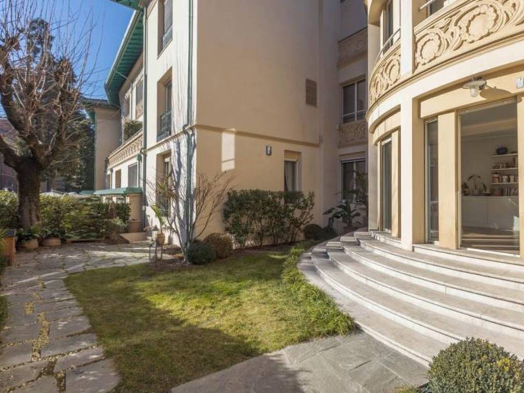 appartamento in vendita a Bologna in zona Santo Stefano