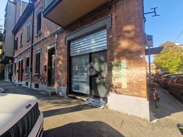 negozio in vendita a Bologna in zona Quartiere Navile