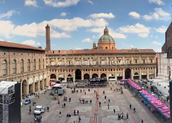 negozio in vendita a Bologna in zona San Vitale