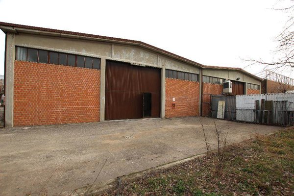 locale di sgombero in vendita a Bologna in zona Zona Industriale Ròveri