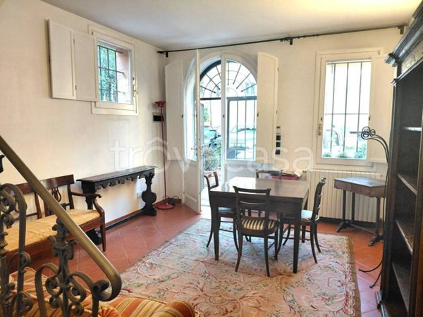 casa indipendente in vendita a Bologna in zona Santo Stefano