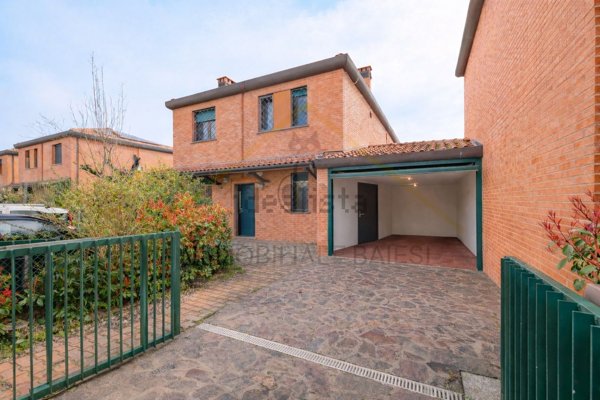 casa indipendente in vendita a Bologna in zona Corticella