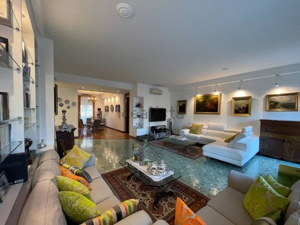 appartamento in vendita a Bologna in zona Santo Stefano