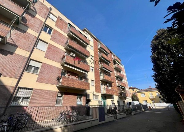 appartamento in vendita a Bologna in zona Saffi