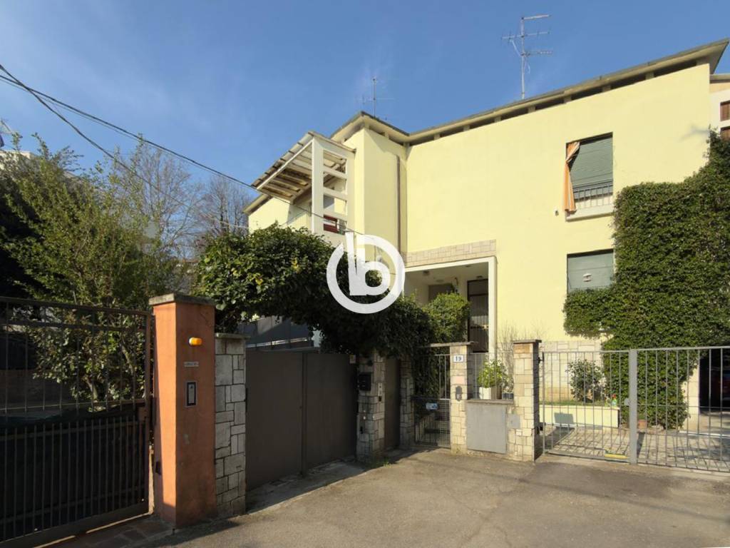 appartamento in vendita a Bologna in zona Colli