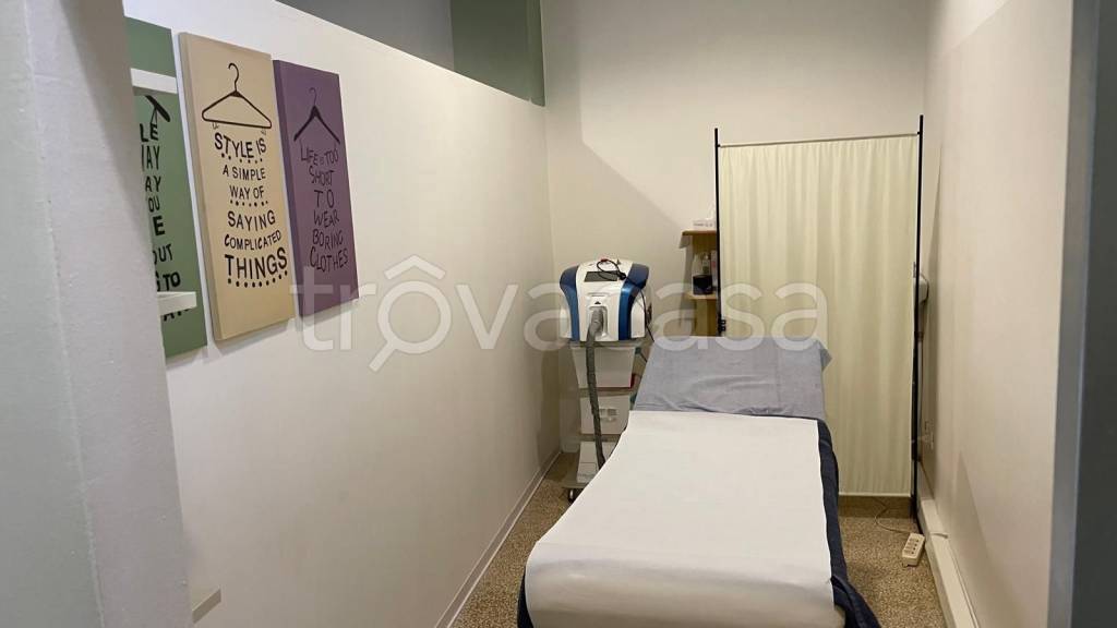 negozio in vendita a Bologna in zona Savena
