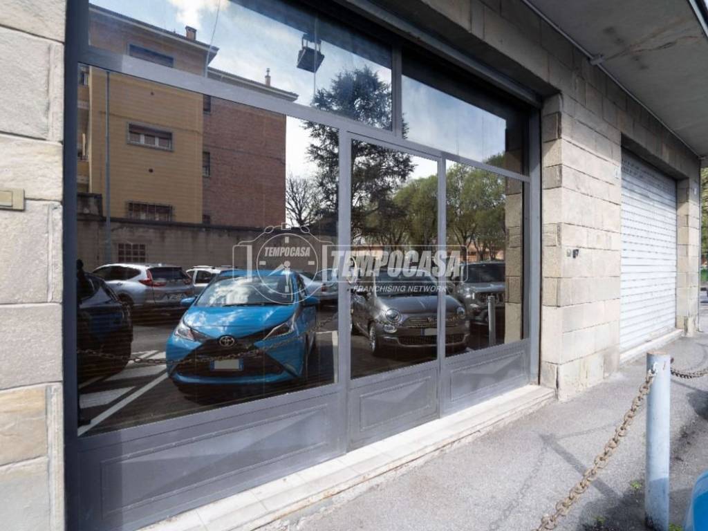 negozio in vendita a Bologna in zona Bolognina